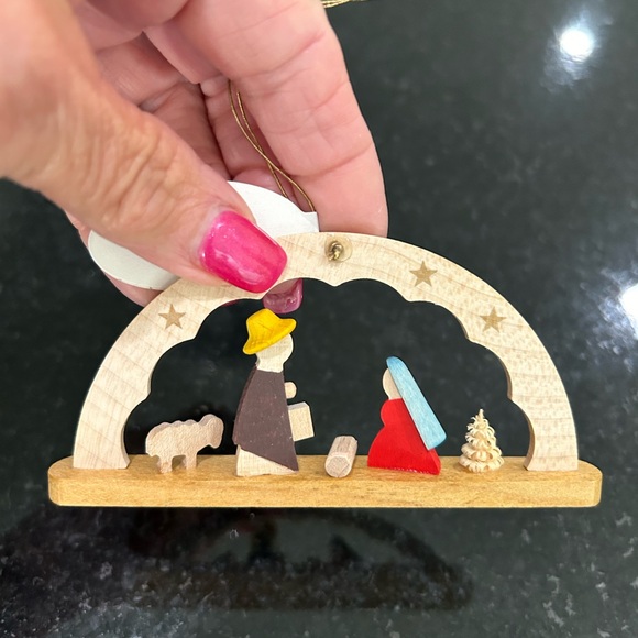 German Arch Xmas Nativity Ornament - Picture 2 of 6